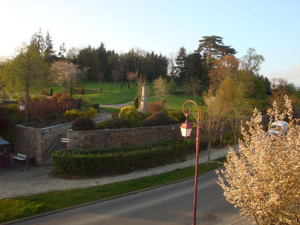 Auberge Du Chateau Chateauneuf-d'Ille-et-Vilaine Экстерьер фото